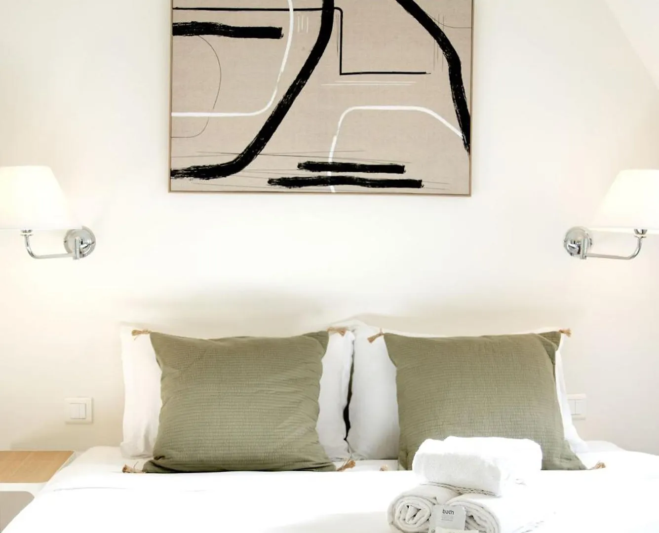 Eiffel 2Br Avenue Apartment Paris