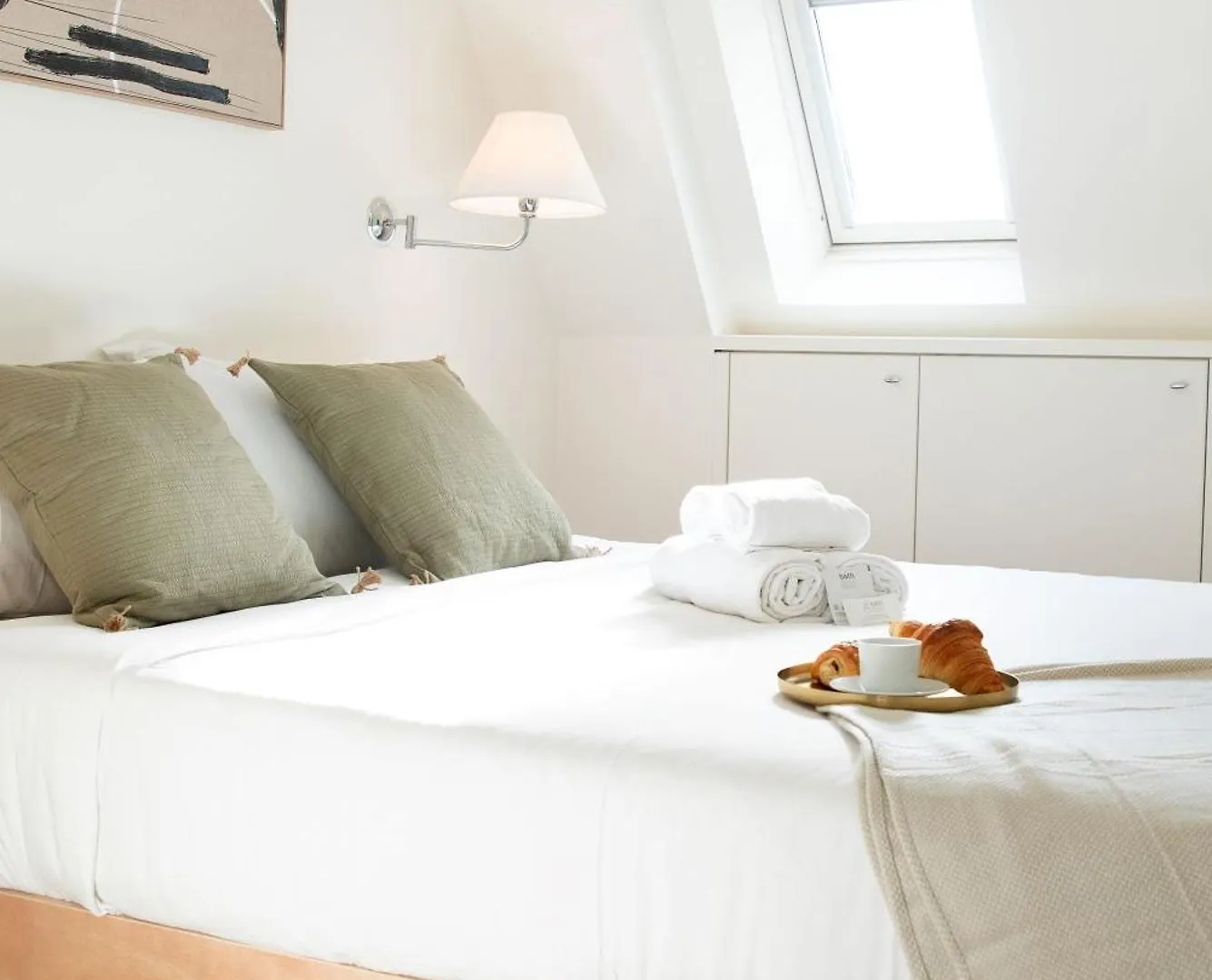 Eiffel 2Br Avenue Apartment Paris